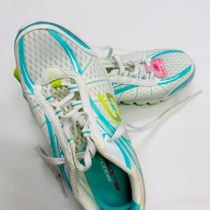 Skechers light green sneakers size 7.5